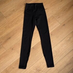 lululemon Women’s Classic Black Leggings. Size 2